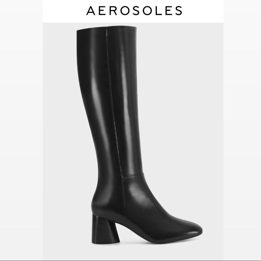 NWOT- AEROSOLES Maxim Leather boot. Size 8.5 M.